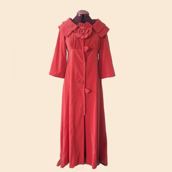 Vintage incredible velvet opera coat salmon with rosette rose detail Bridgerton - Picture 1 of 8